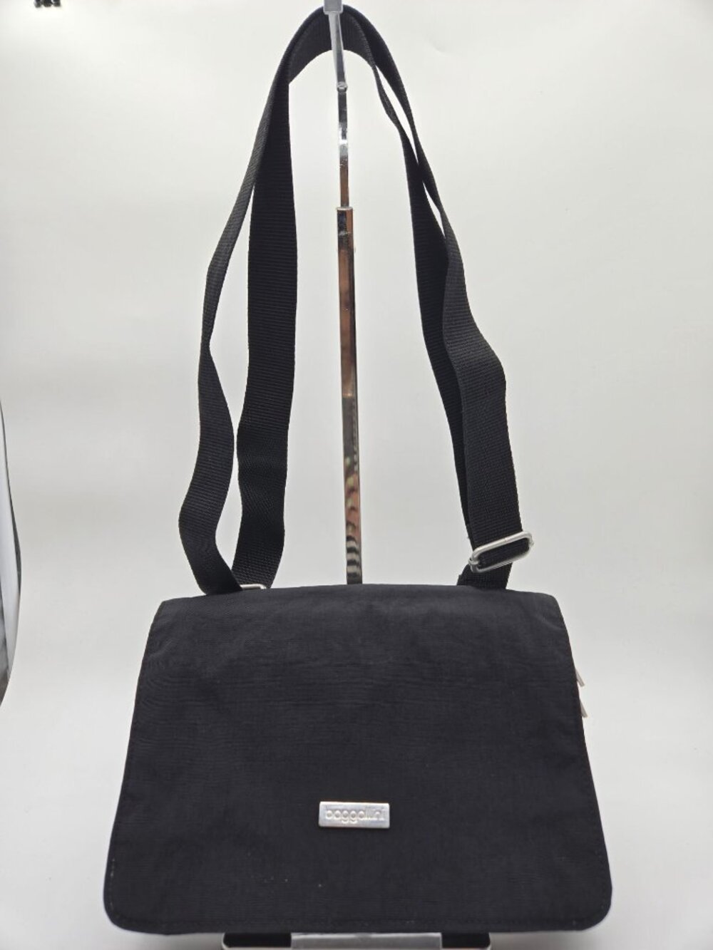 Baggallini Black Crossbody Organizer Bag Triple Gusset Travel Purse Lightweight